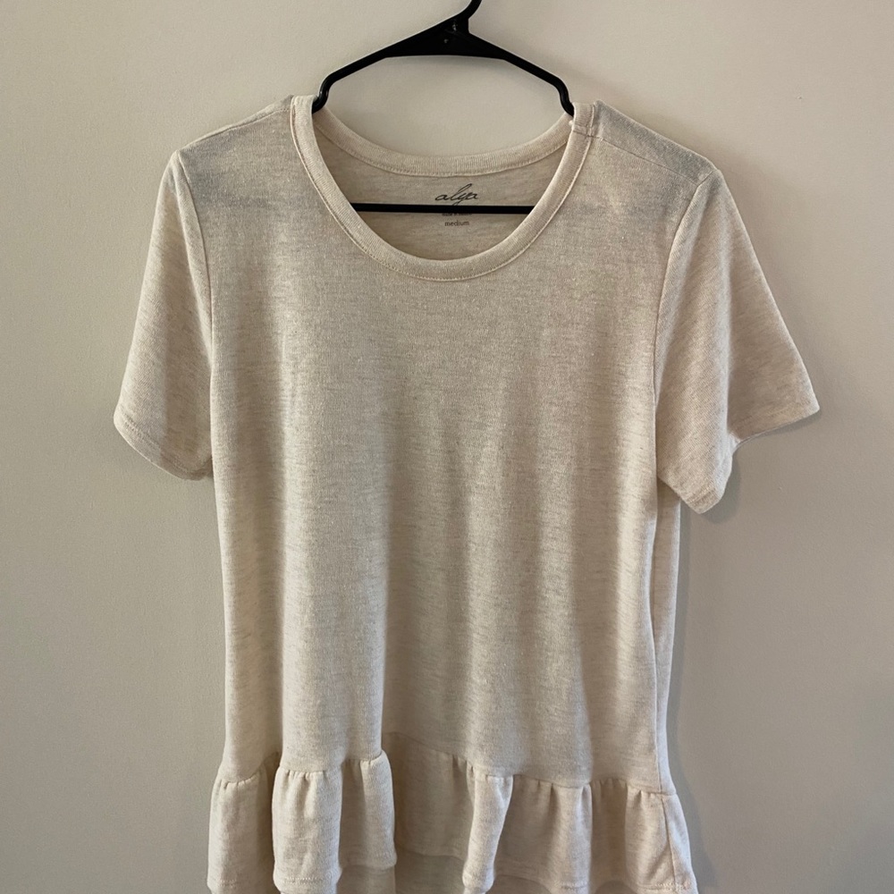 Boutique brand Alya soft shirt sleeve tee